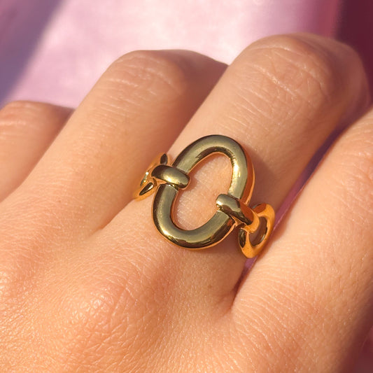 Anillo de aro ovalado
