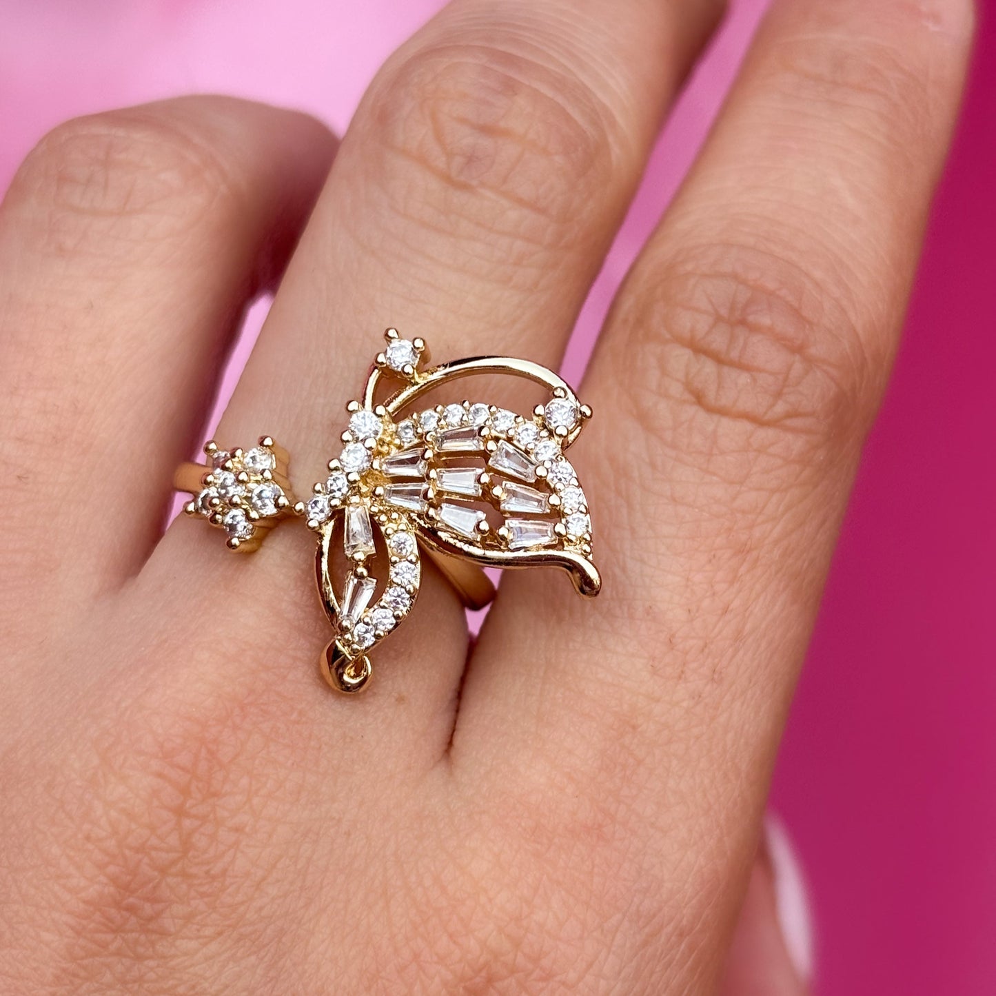 Anillo mariposa brillante