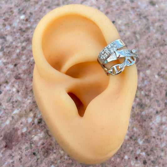 Earcuff de doble banda con cadena y pavé